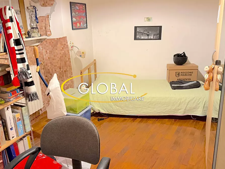 Immagine 13 di Appartamento in vendita  a Ancona