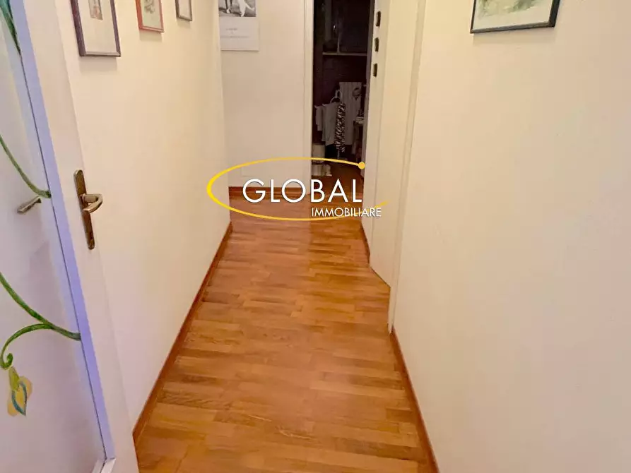 Immagine 5 di Appartamento in vendita  a Ancona