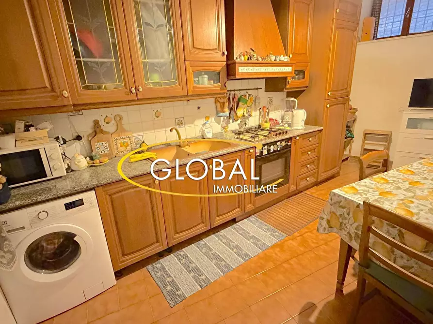 Immagine 11 di Appartamento in vendita  a Ancona