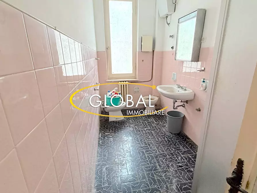 Immagine 9 di Appartamento in vendita  a Ancona