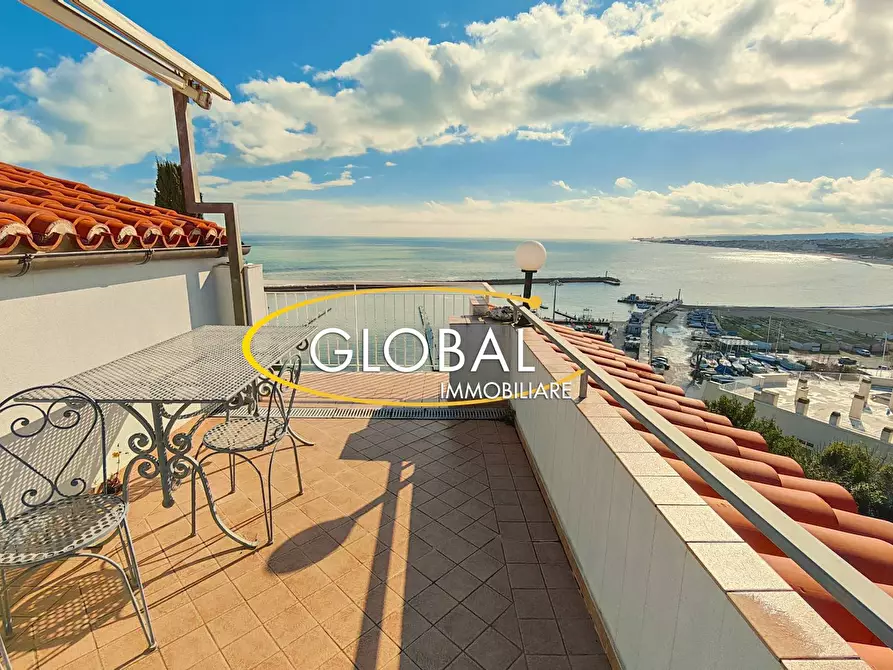 Immagine 21 di Attico in vendita  a Numana