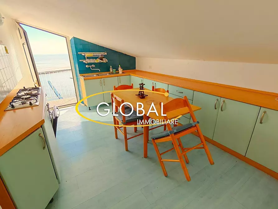 Immagine 42 di Attico in vendita  a Numana