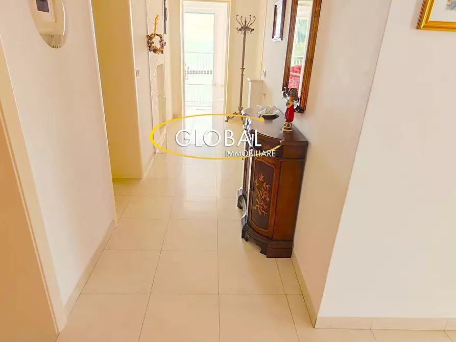 Immagine 36 di Attico in vendita  a Numana