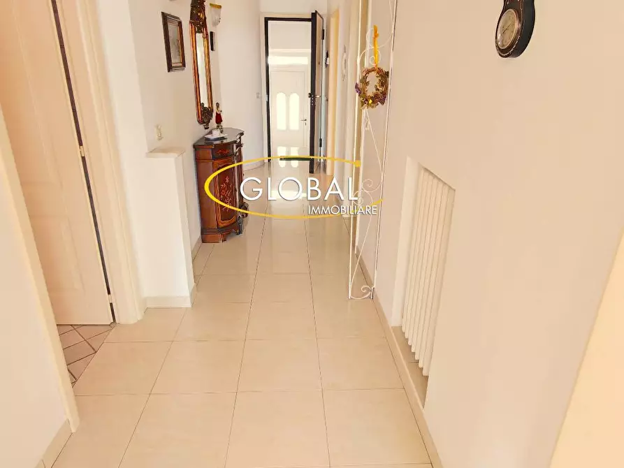 Immagine 37 di Attico in vendita  a Numana