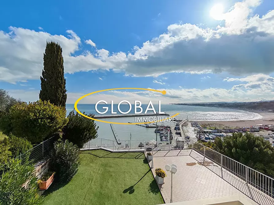 Immagine 17 di Attico in vendita  a Numana