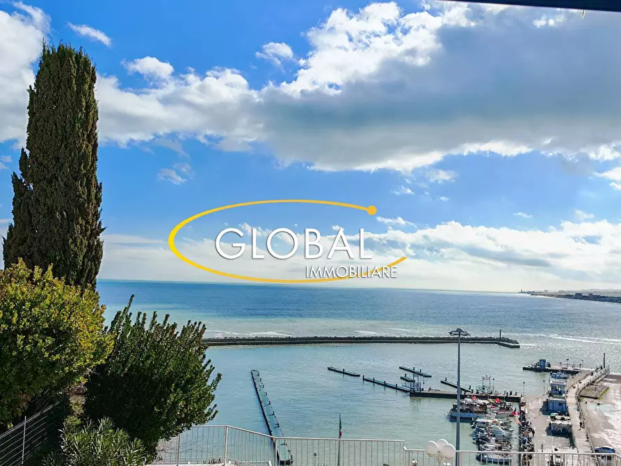 Immagine 11 di Attico in vendita  a Numana