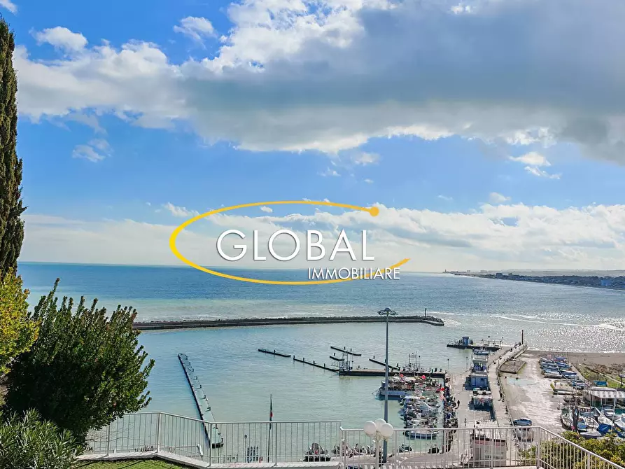 Immagine 13 di Attico in vendita  a Numana