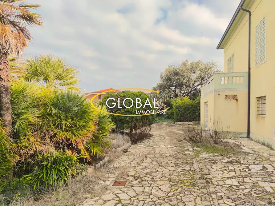 Immagine 16 di Villa in vendita  a Ancona