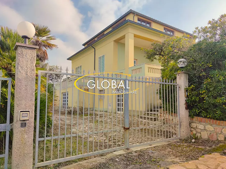 Immagine 8 di Villa in vendita  a Ancona