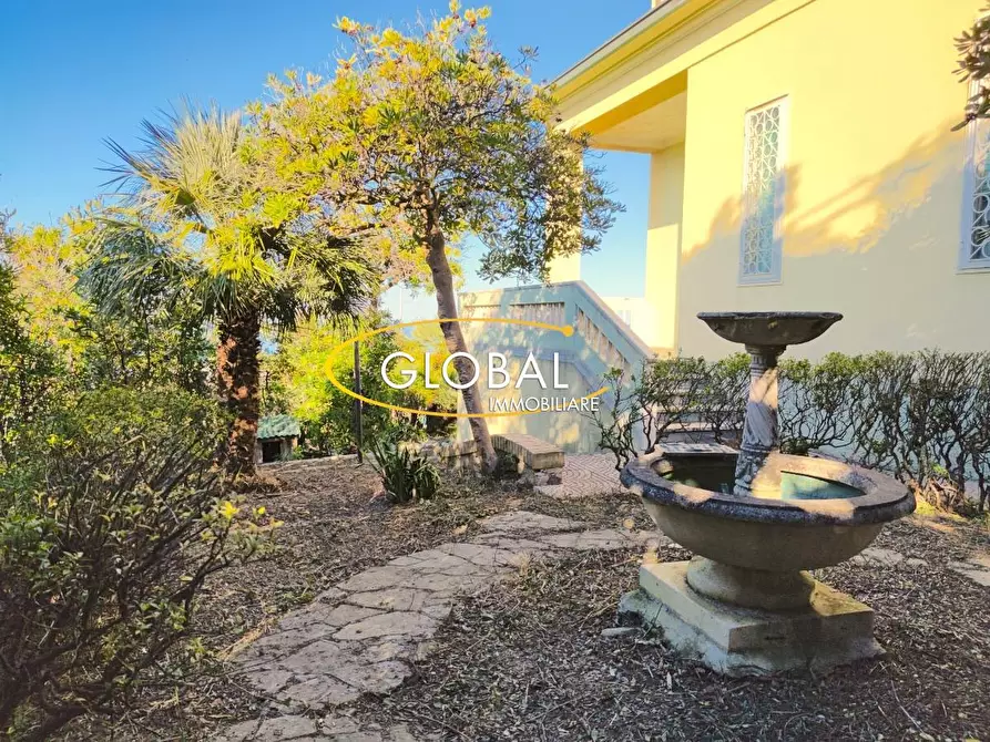 Immagine 19 di Villa in vendita  a Ancona