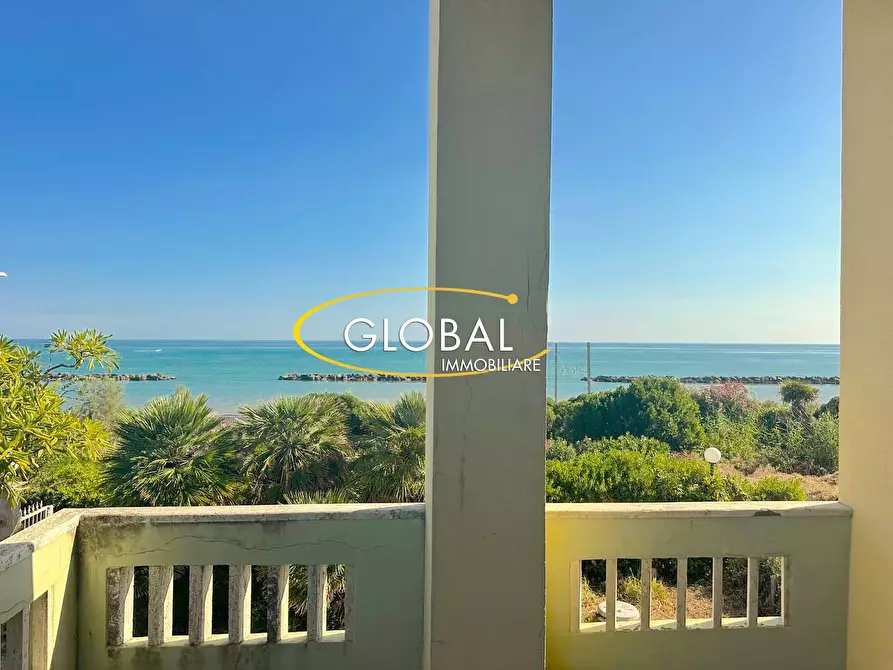 Immagine 3 di Villa in vendita  a Ancona