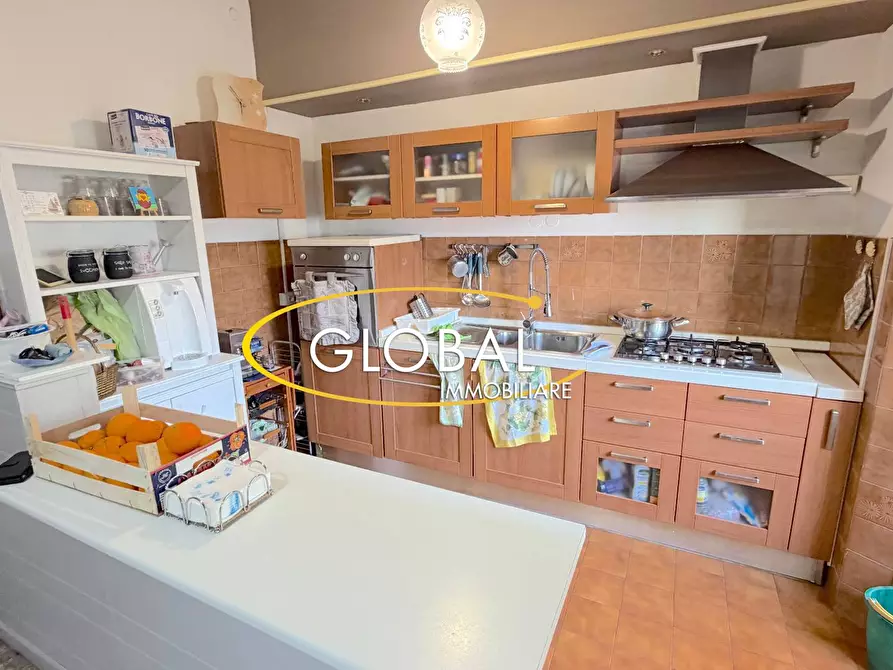 Immagine 10 di Appartamento in vendita  a Ancona