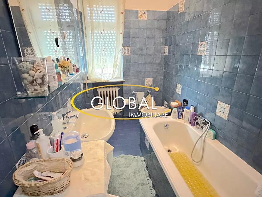 Immagine 19 di Appartamento in vendita  a Ancona