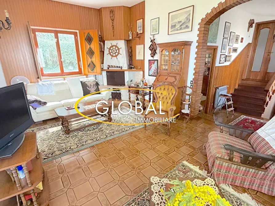 Immagine 25 di Villa in vendita  in Via Del Golfo a Ancona