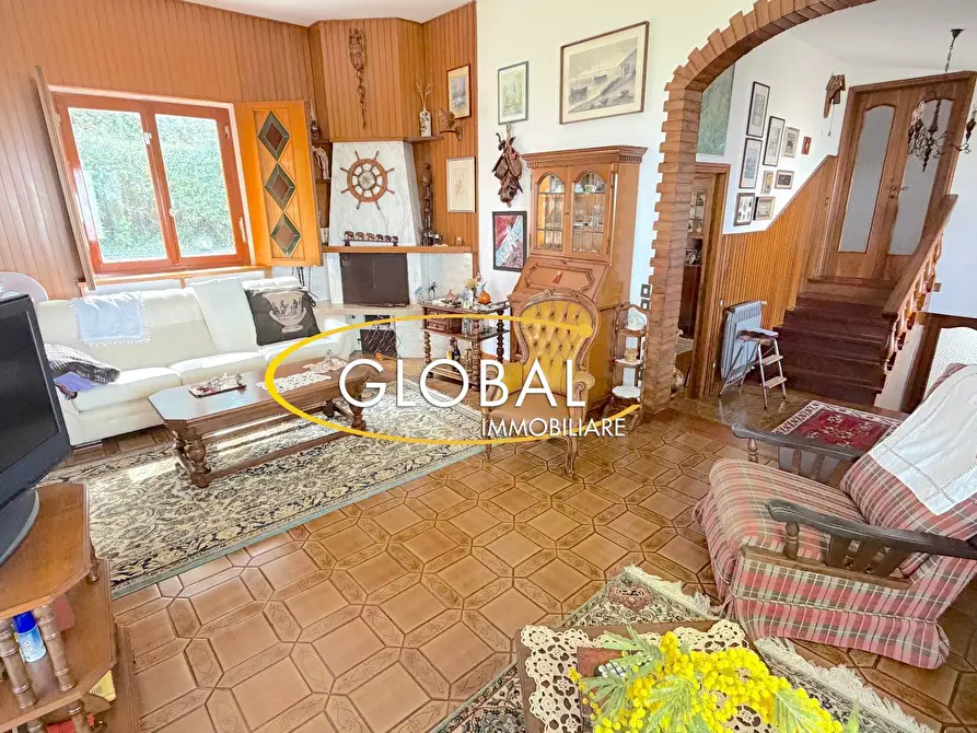 Immagine 27 di Villa in vendita  in Via Del Golfo a Ancona