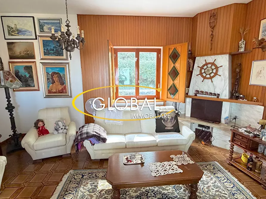 Immagine 26 di Villa in vendita  in Via Del Golfo a Ancona