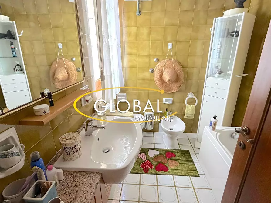 Immagine 44 di Villa in vendita  in Via Del Golfo a Ancona