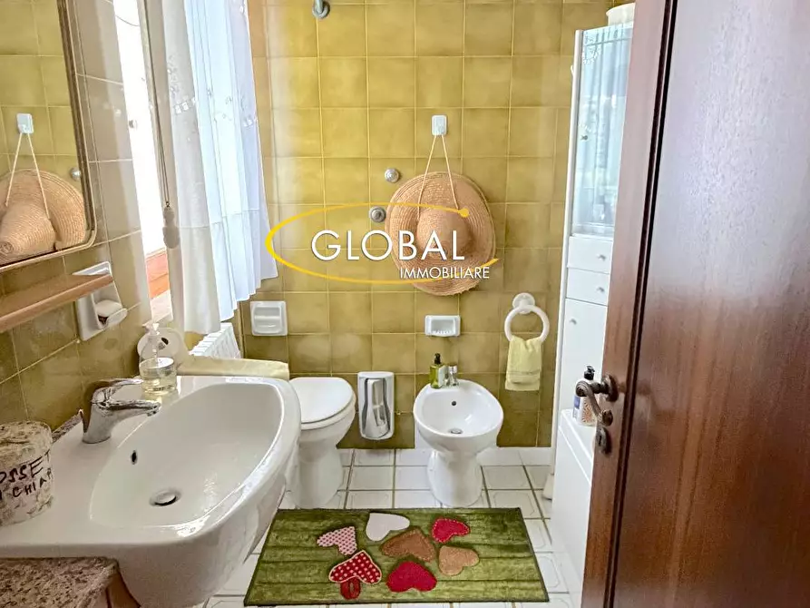 Immagine 45 di Villa in vendita  in Via Del Golfo a Ancona