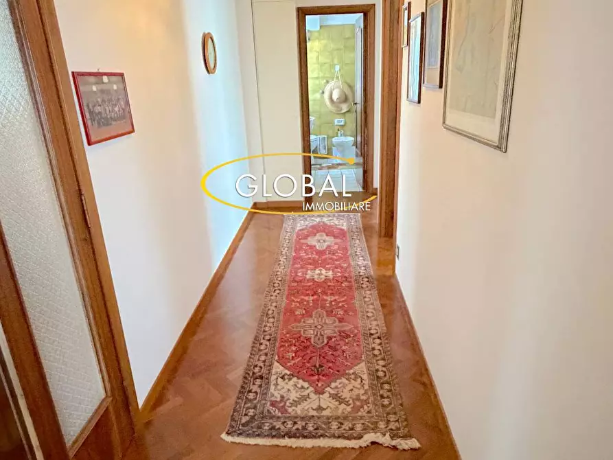 Immagine 38 di Villa in vendita  in Via Del Golfo a Ancona