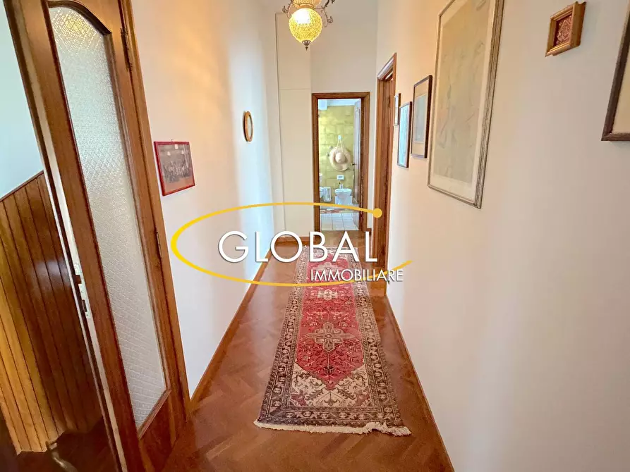 Immagine 35 di Villa in vendita  in Via Del Golfo a Ancona