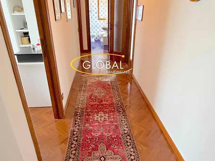 Immagine 36 di Villa in vendita  in Via Del Golfo a Ancona