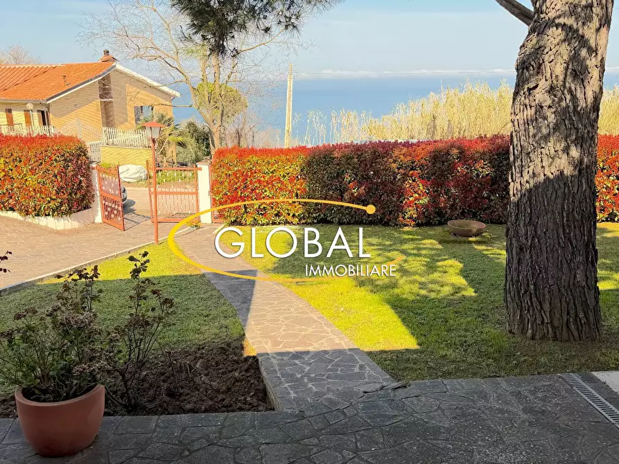 Immagine 12 di Villa in vendita  in Via Del Golfo a Ancona