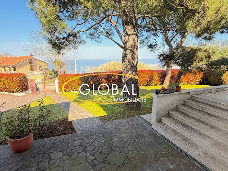 Immagine 13 di Villa in vendita  in Via Del Golfo a Ancona