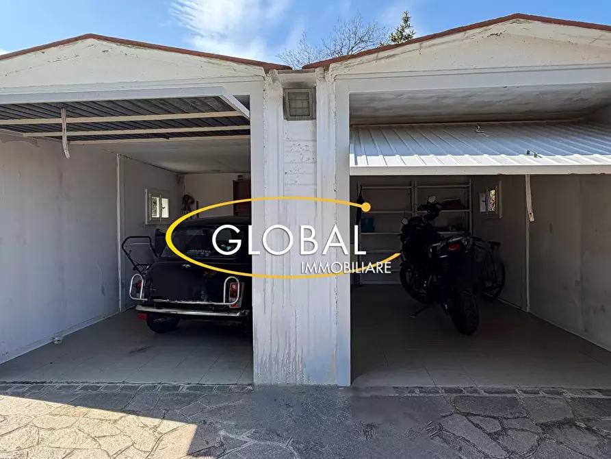 Immagine 48 di Villa in vendita  in Via Del Golfo a Ancona