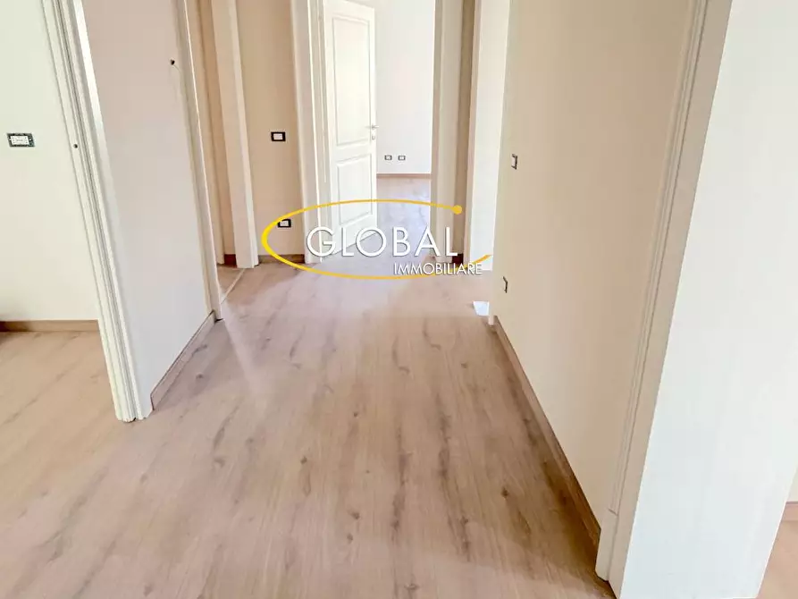 Immagine 5 di Appartamento in vendita  in Viale Della Vittoria a Ancona