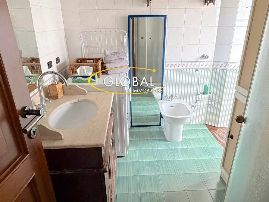 Immagine 6 di Appartamento in vendita  a Ancona