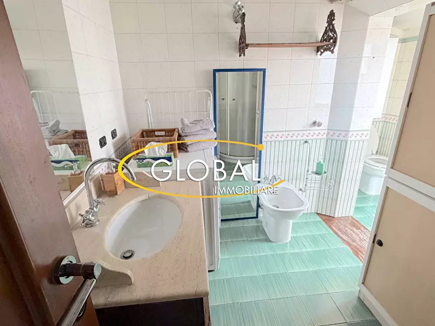 Immagine 12 di Appartamento in vendita  a Ancona