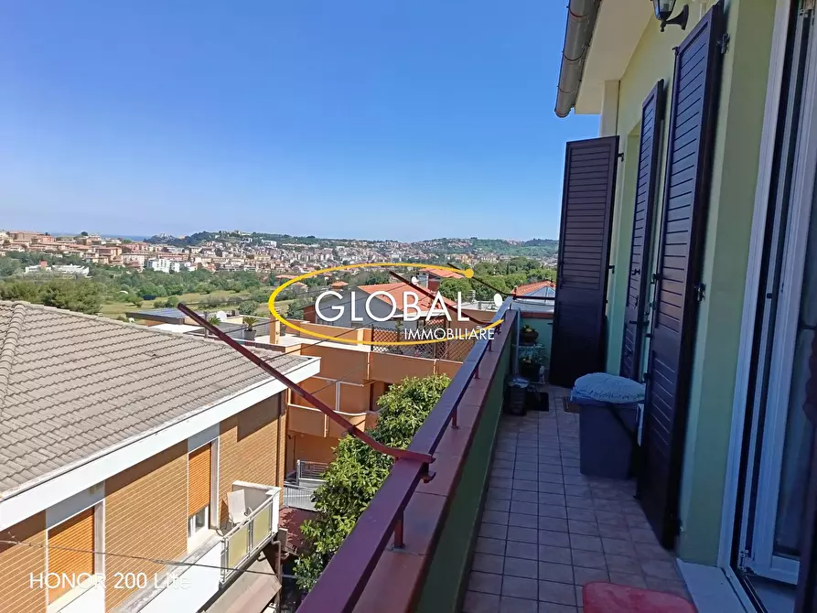 Immagine 1 di Appartamento in vendita  a Ancona