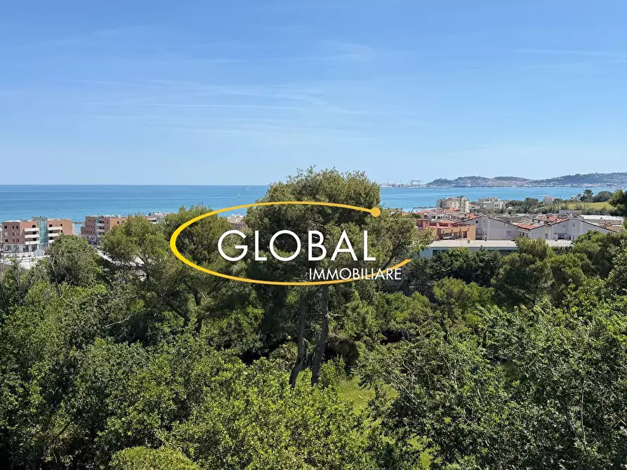 Immagine 8 di Appartamento in vendita  a Ancona