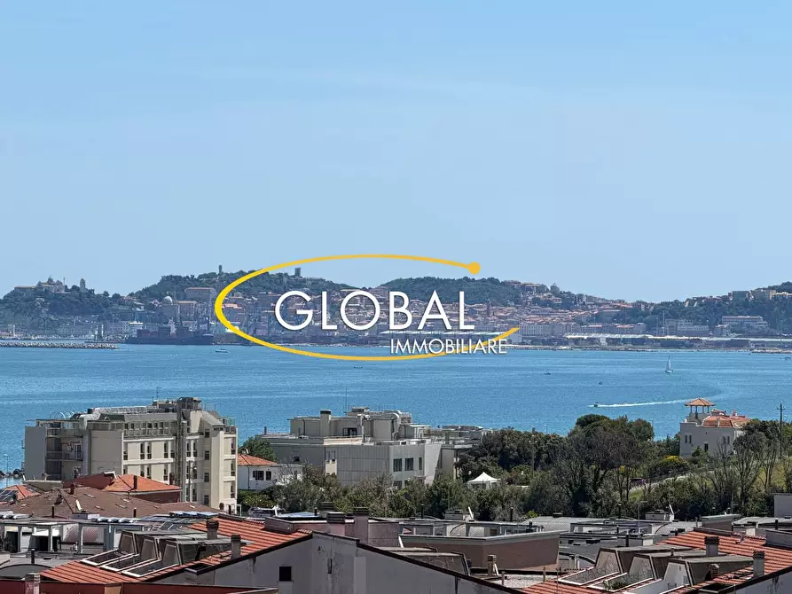 Immagine 5 di Appartamento in vendita  a Ancona