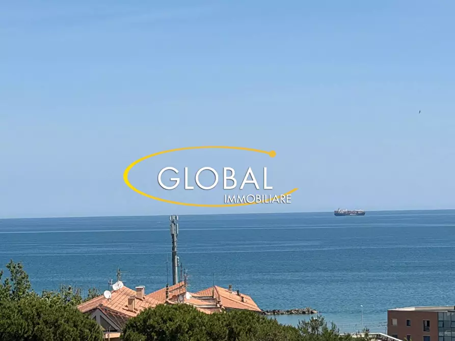 Immagine 4 di Appartamento in vendita  a Ancona