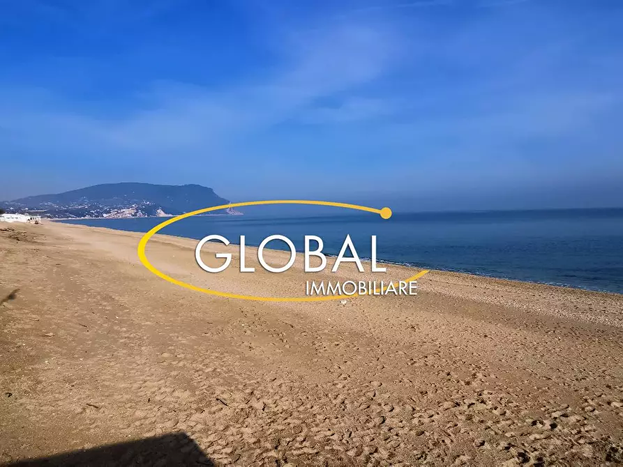 Immagine 1 di Appartamento in vendita  a Numana