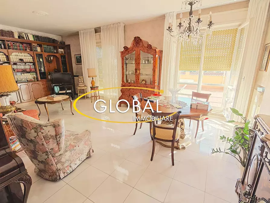 Immagine 10 di Appartamento in vendita  a Ancona