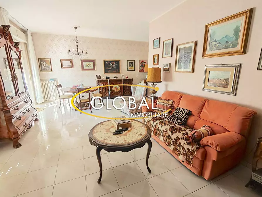 Immagine 12 di Appartamento in vendita  a Ancona