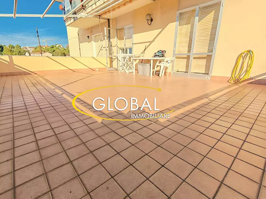 Immagine 2 di Appartamento in vendita  a Ancona