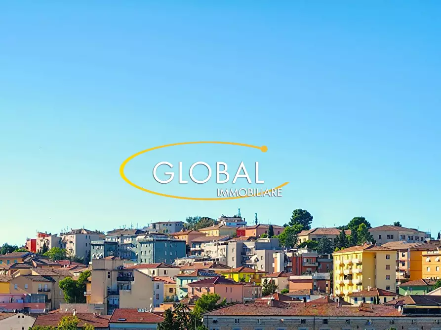 Immagine 4 di Appartamento in vendita  a Ancona