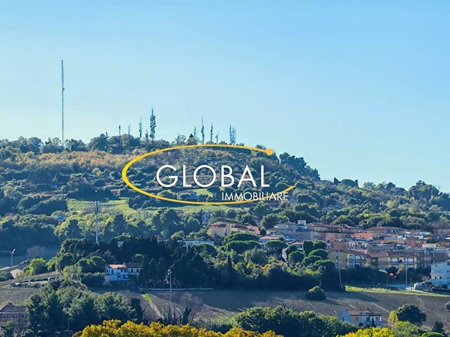 Immagine 6 di Appartamento in vendita  a Ancona