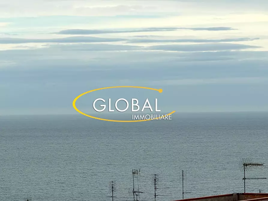 Immagine 1 di Attico in vendita  in Via Panoramica a Ancona