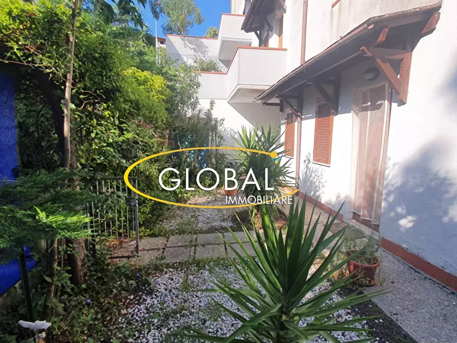 Immagine 12 di Villetta a schiera in vendita  in via Positano a Numana