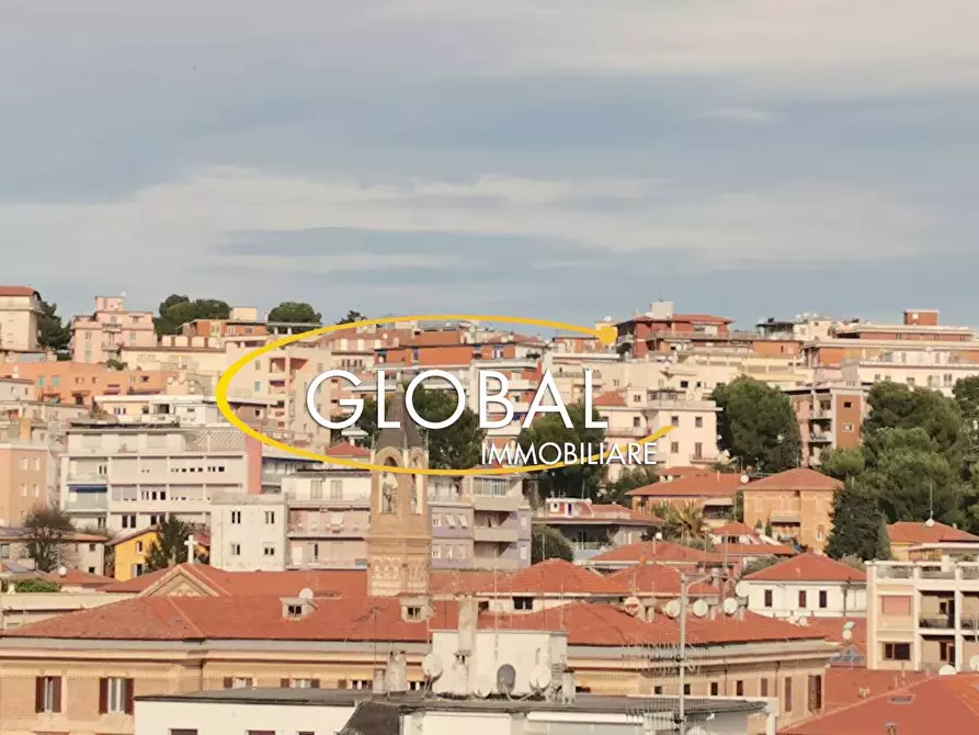 Immagine 24 di Appartamento in vendita  in Via Gino Tommasi a Ancona