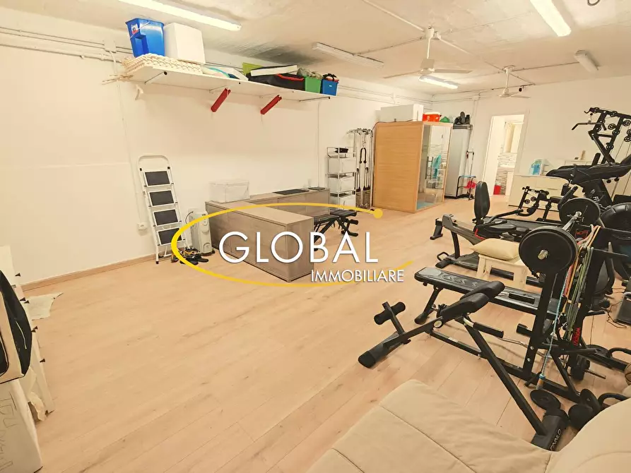 Immagine 2 di Magazzino in affitto  in Via Vito Volterra a Ancona