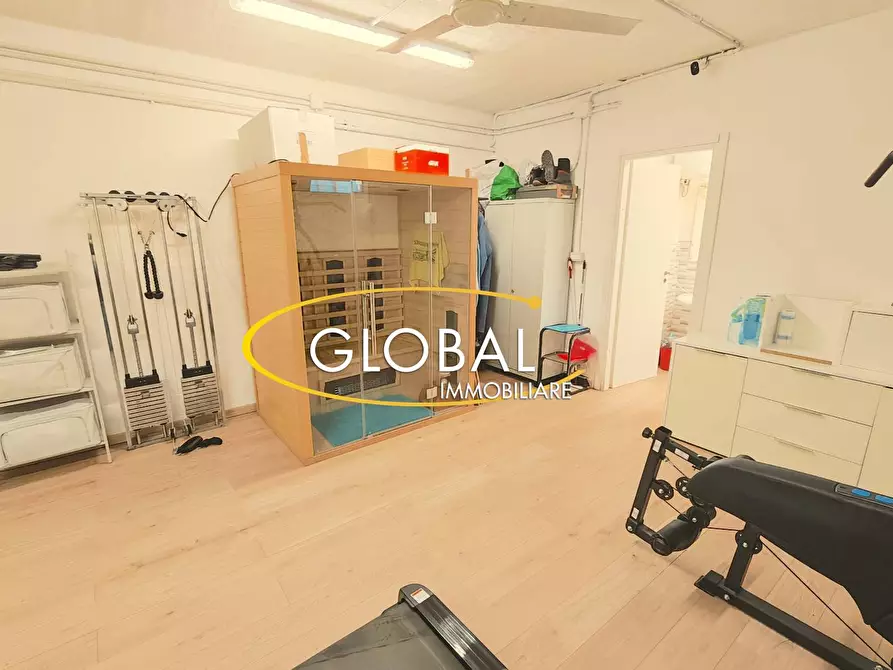 Immagine 9 di Magazzino in affitto  in Via Vito Volterra a Ancona