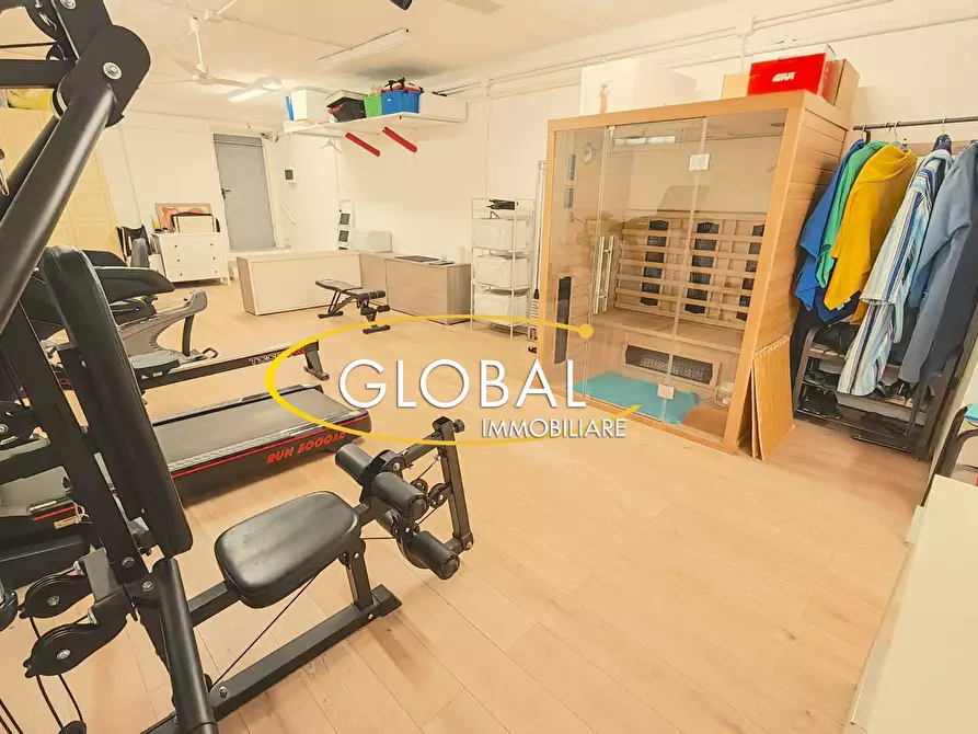 Immagine 4 di Magazzino in affitto  in Via Vito Volterra a Ancona