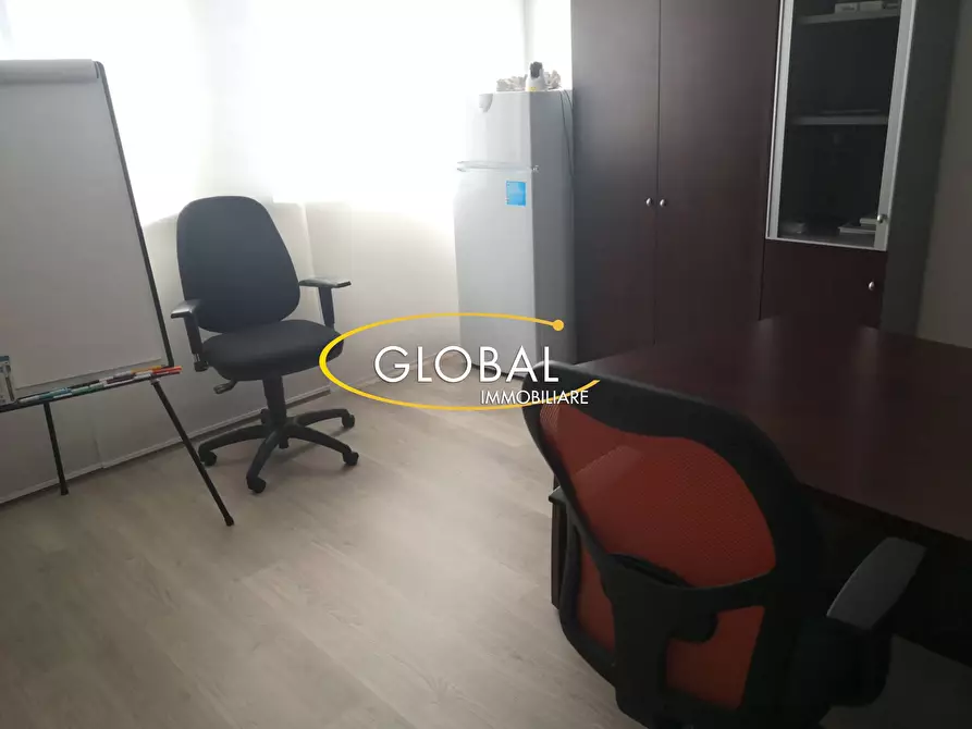 Immagine 12 di Ufficio in affitto  in Corso Stamira a Ancona