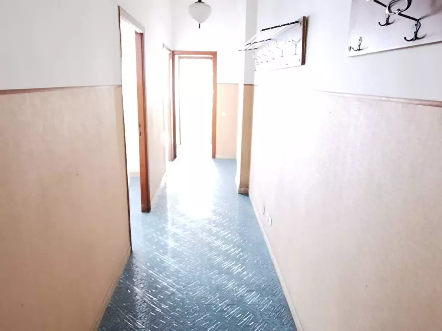 Immagine 5 di Appartamento in vendita  a Ancona