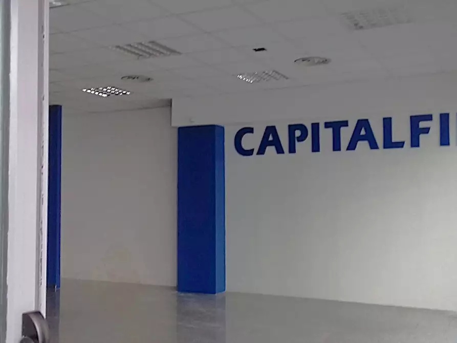 Immagine 4 di Locale commerciale in affitto  in Corso Benedetto Croce 78 a Bari